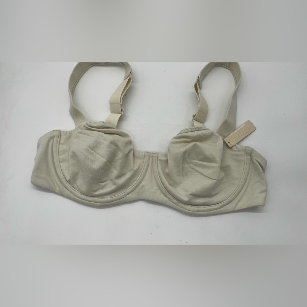 SKIMS Cream Underwire Bra with Adjustable Straps